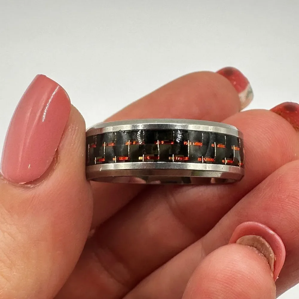 Men's 12.75-13 Silver toned metal and Red/Blue wire in resin center ring!‎